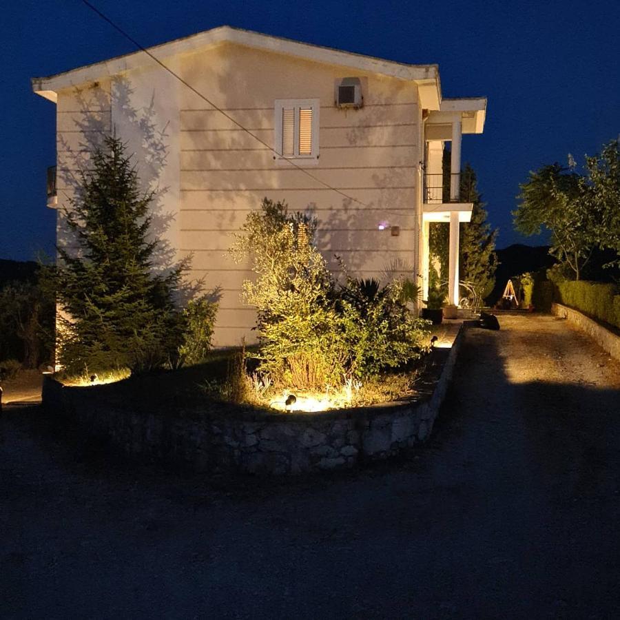 "Kasneci Residence" Countryside Villa With A Pool Tiran Dış mekan fotoğraf